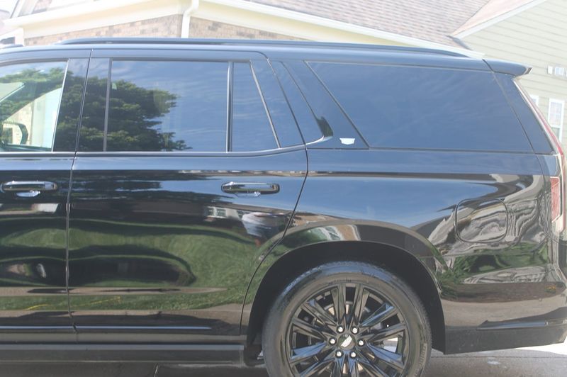 Cadillac Escalade — Exterior Detail — Rear Quarter Glass